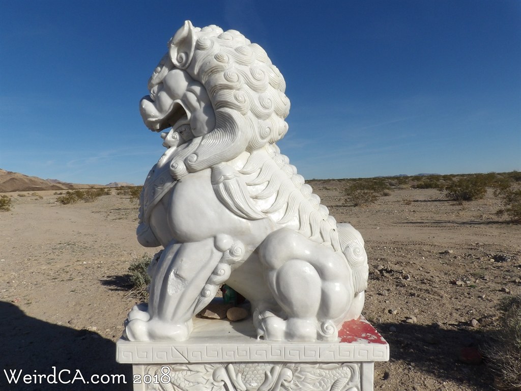 Picture of: Amboy Chinese Guardians – Weird California
