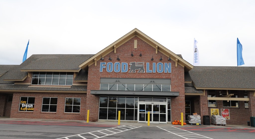 Picture of: Remodeled Food Lion to open in Goose Creek  WCBD News